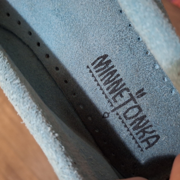 Minnetonka Moccasin Thread Suede Slip-On Comfort Shoes. - Picture 11 of 13